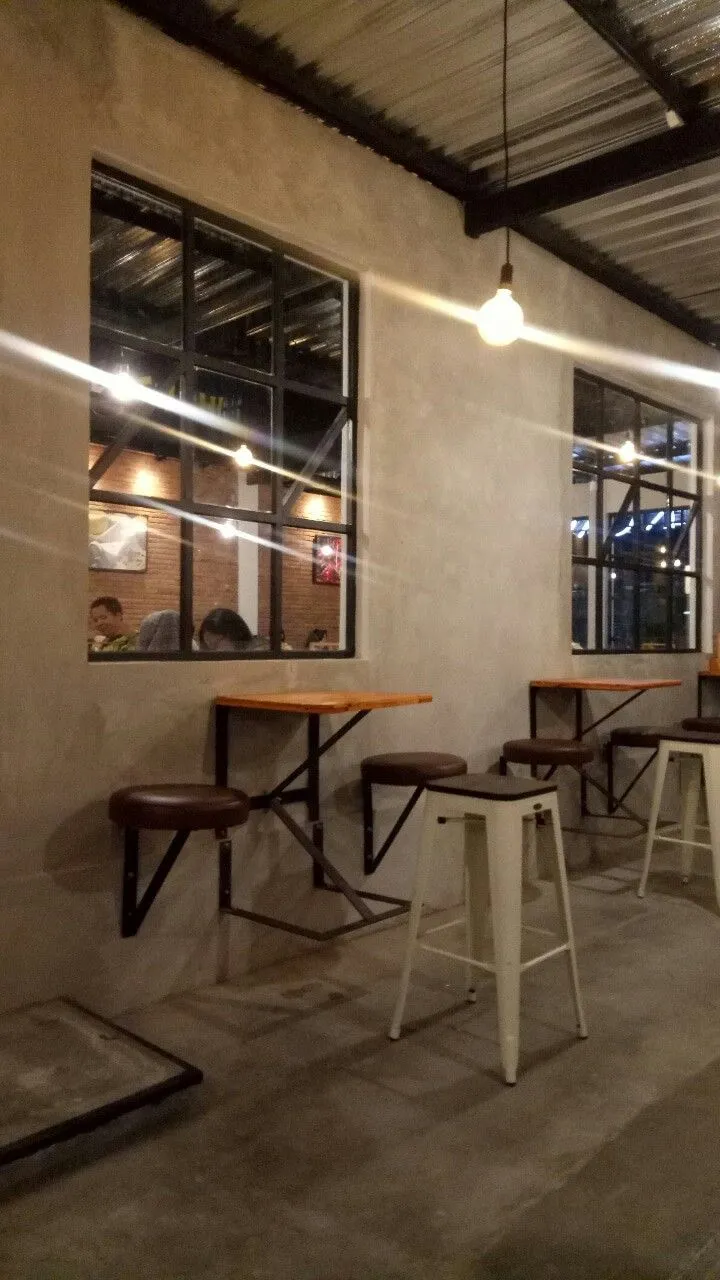 Kumpulan Foto di Cafe Malam Hari Terbagus dan Terlengkap 19 Foto di Cafe Malam Hari