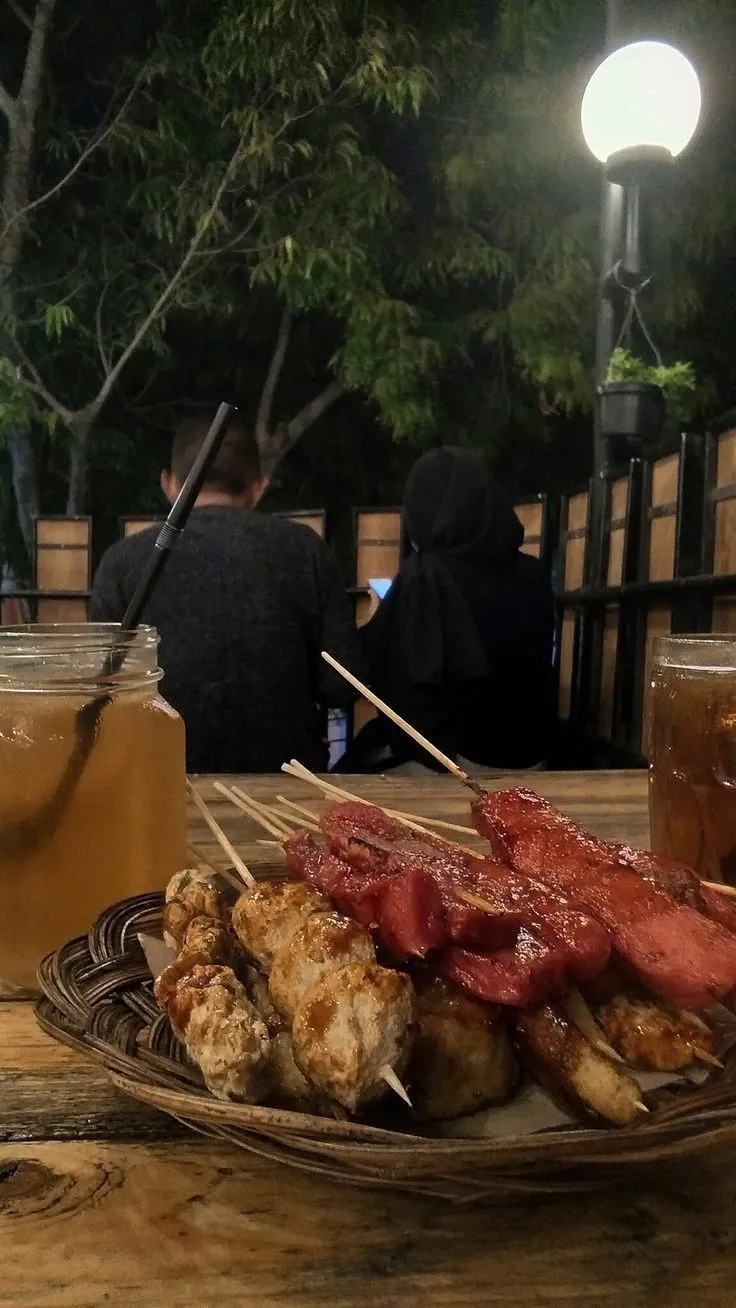 Kumpulan Foto di Cafe Malam Hari Terbagus dan Terlengkap 13 Foto di Cafe Malam Hari