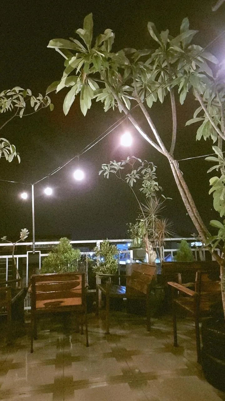 Kumpulan Foto di Cafe Malam Hari Terbagus dan Terlengkap 12 Foto di Cafe Malam Hari