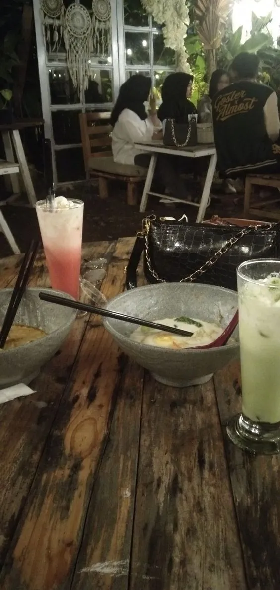 Kumpulan Foto di Cafe Malam Hari Terbagus dan Terlengkap 10 Foto di Cafe Malam Hari