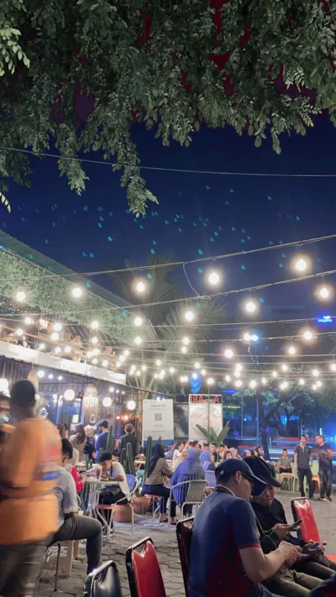 Kumpulan Foto di Cafe Malam Hari Terbagus dan Terlengkap 9 Foto di Cafe Malam Hari