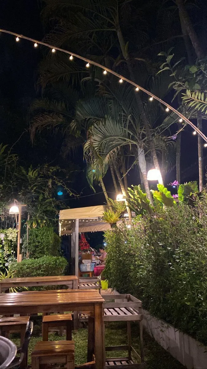 Kumpulan Foto di Cafe Malam Hari Terbagus dan Terlengkap 3 Foto di Cafe Malam Hari