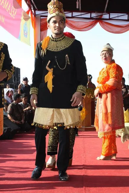 Gambar Pakaian Adat Aceh