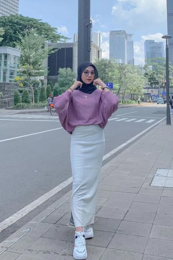 Kumpulan Gaya Foto Berdiri Hijab Terbagus dan Terlengkap 10 Gaya Foto Berdiri Hijab