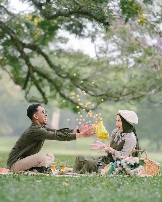 Pre Wedding Outdoor Lucu