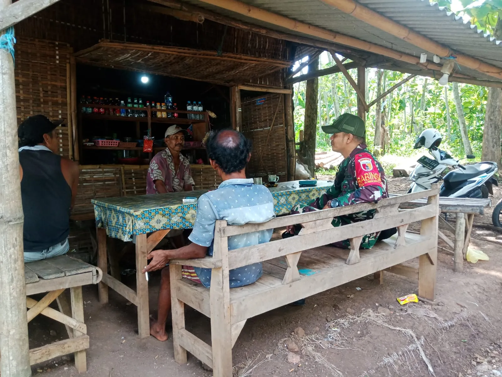 Kumpulan Desain Warung Kopi Sederhana di Kampung Terbagus 28 Desain Warung Kopi Sederhana di Kampung