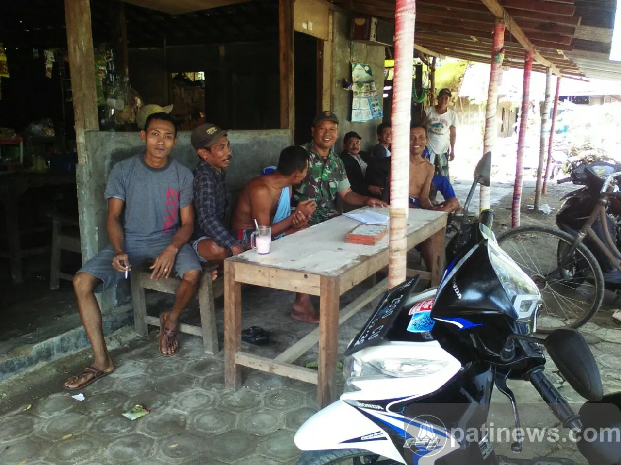 Kumpulan Desain Warung Kopi Sederhana di Kampung Terbagus 27 Desain Warung Kopi Sederhana di Kampung