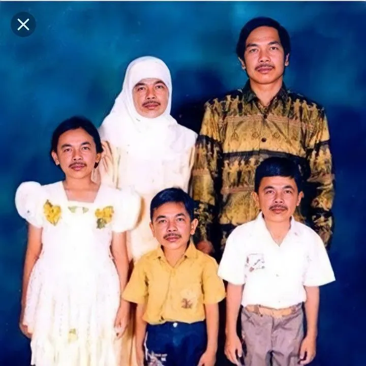 Kumpulan Gambar Keluarga Bahagia Terbagus dan Terlengkap 19 Gambar Keluarga Bahagia