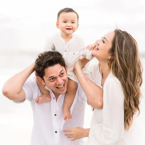 Kumpulan Gambar Keluarga Bahagia Terbagus dan Terlengkap 10 Gambar Keluarga Bahagia