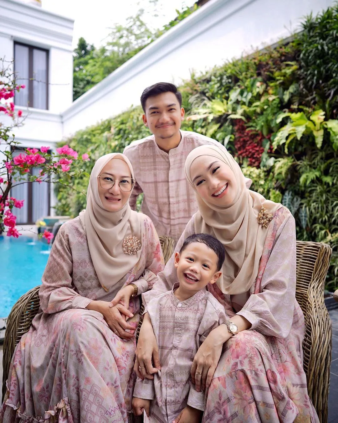 Kumpulan Gambar Keluarga Bahagia Terbagus dan Terlengkap 26 Gambar Keluarga Bahagia