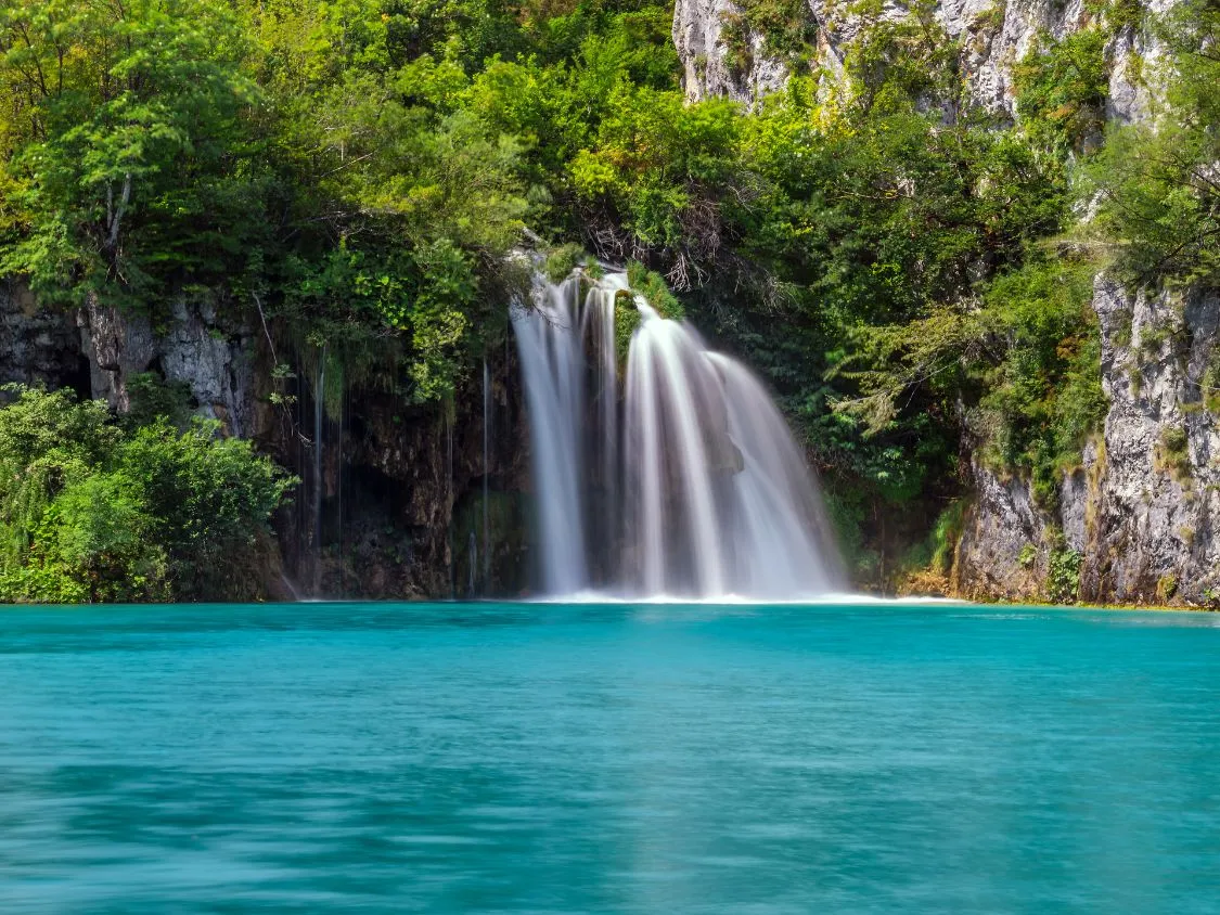 Kumpulan Foto Air Terjun Paling Indah Terbagus dan Terlengkap 26 Foto Air Terjun