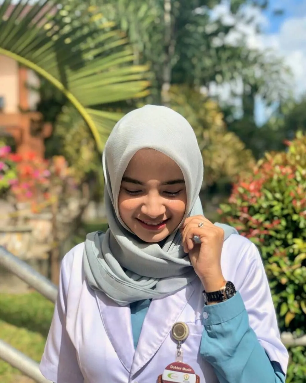 Kumpulan Foto Dokter Cantik Paling Menawan Terbagus dan Terlengkap 19 Foto Dokter Cantik