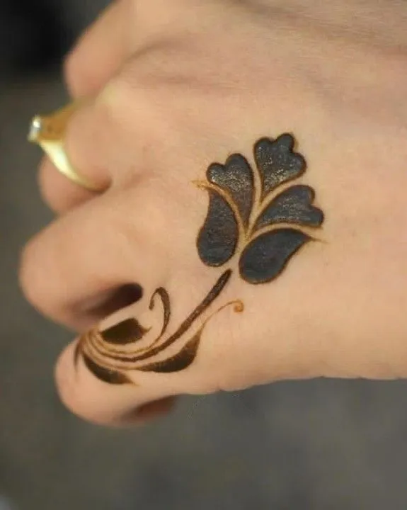 Kumpulan Foto Henna Simple Paling Mudah Terbagus dan Lengkap 17 Foto Henna Simple