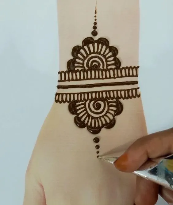 Kumpulan Foto Henna Simple Paling Mudah Terbagus dan Lengkap 29 Foto Henna Simple