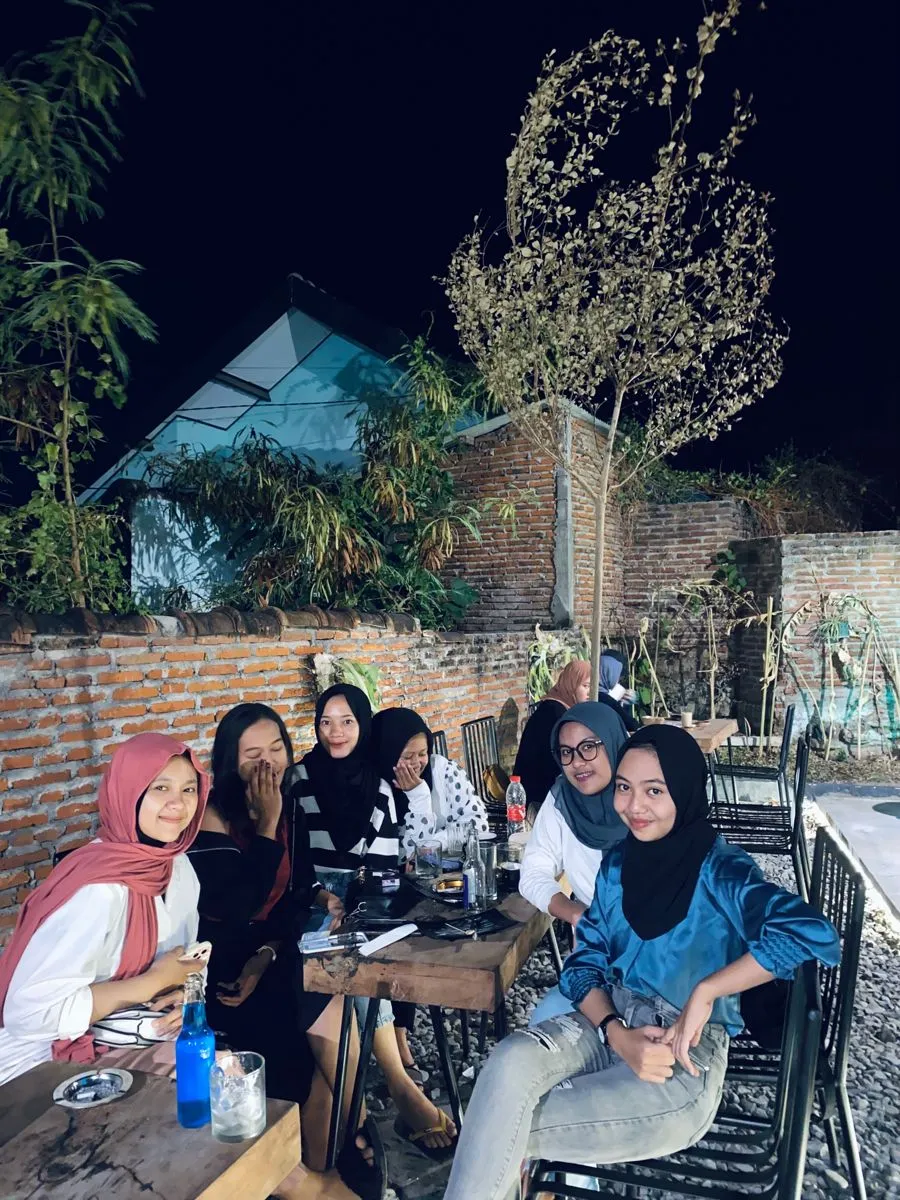 Kumpulan Foto Nongkrong Ngumpul Terbagus dan Terlengkap 20 Foto Nongkrong