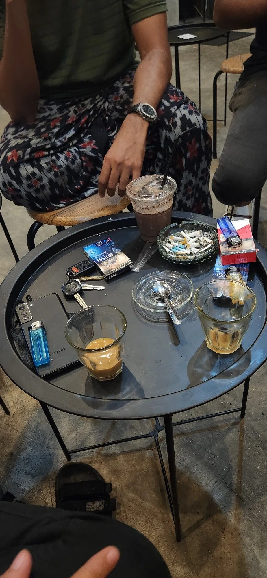 Kumpulan Foto Nongkrong Ngumpul Terbagus dan Terlengkap 3 Foto Nongkrong