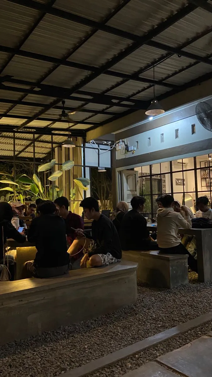 Kumpulan Foto Nongkrong Ngumpul Terbagus dan Terlengkap 9 Foto Nongkrong