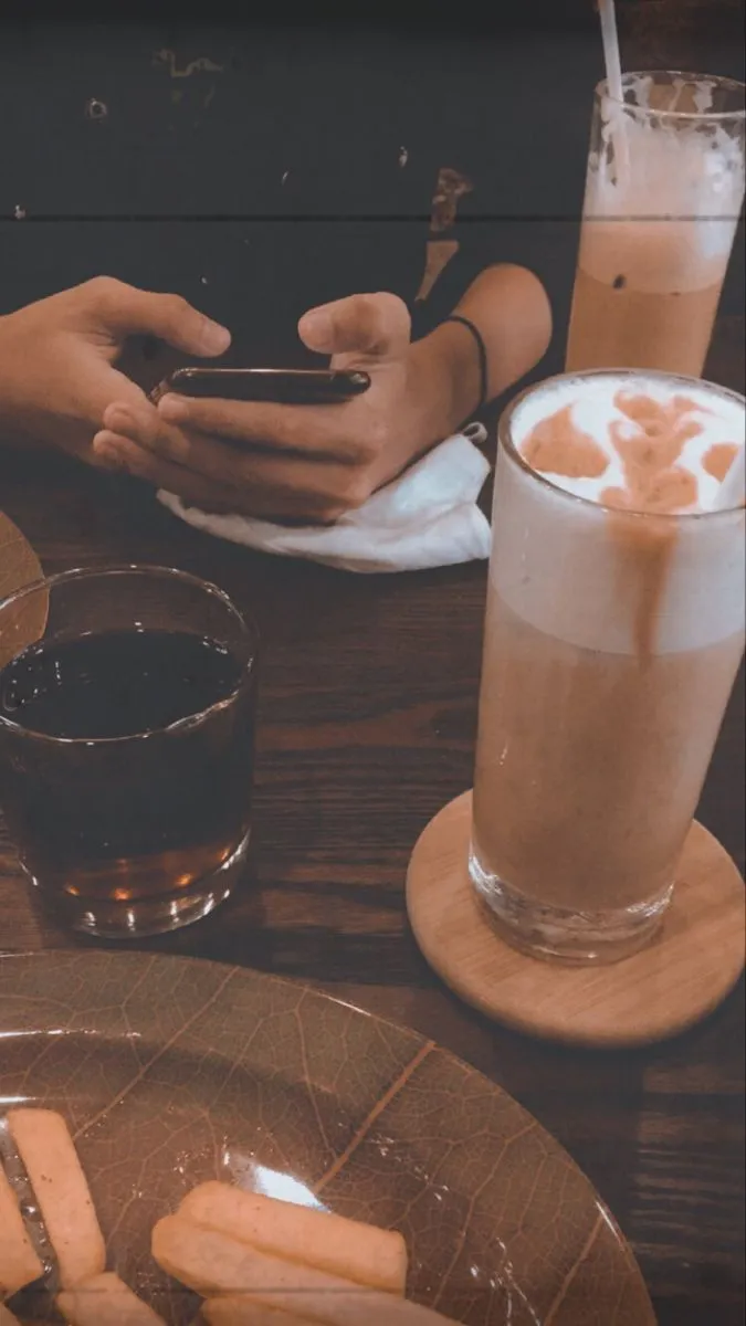Kumpulan Foto Nongkrong di Cafe Paling Bagus dan Terlengkap 11 Foto Nongkrong di Cafe