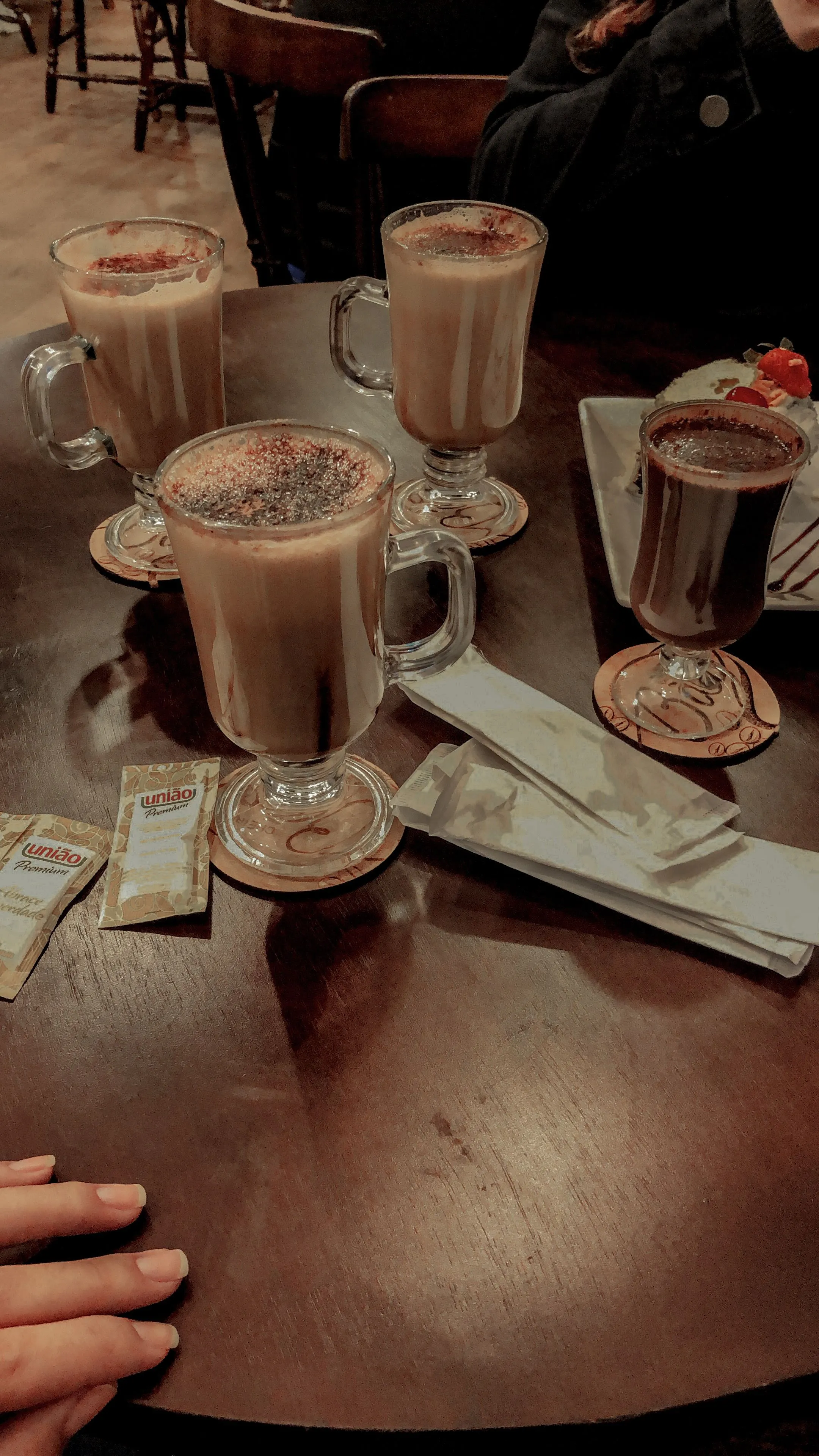 Kumpulan Foto Nongkrong di Cafe Paling Bagus dan Terlengkap 17 Foto Nongkrong di Cafe