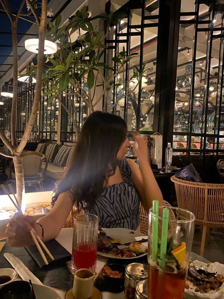 Kumpulan Foto Nongkrong di Cafe Paling Bagus dan Terlengkap 18 Foto Nongkrong di Cafe