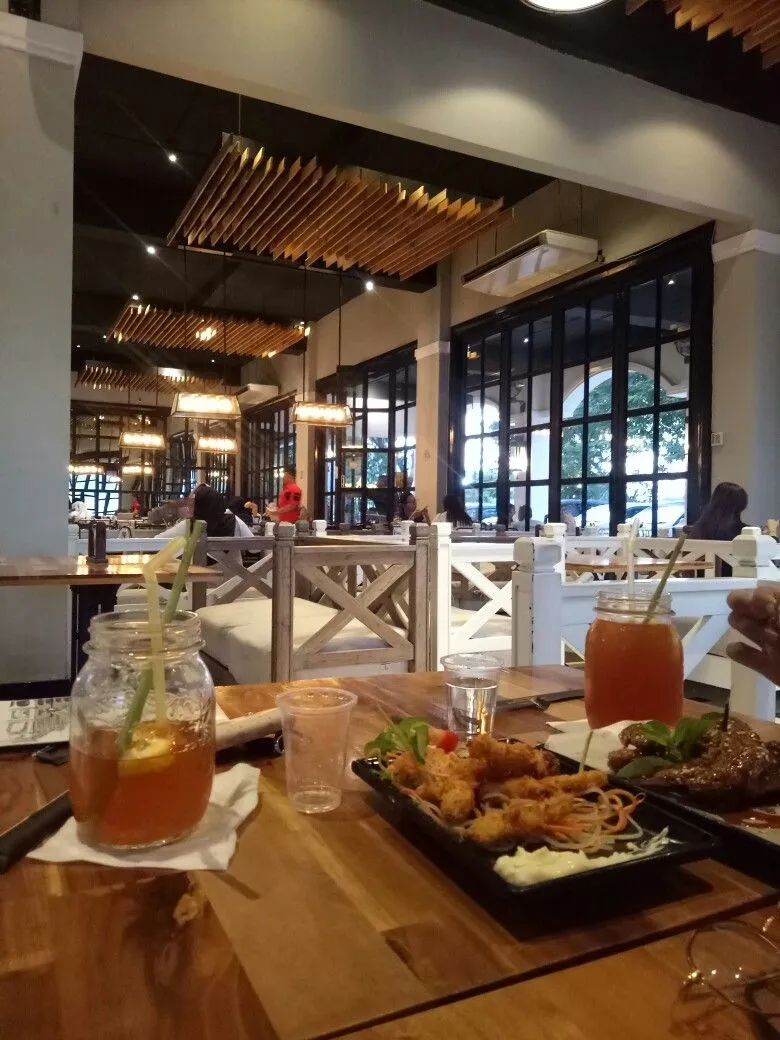 Kumpulan Foto Nongkrong di Cafe Paling Bagus dan Terlengkap 5 Foto Nongkrong di Cafe