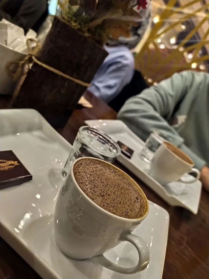 Kumpulan Foto Nongkrong di Cafe Paling Bagus dan Terlengkap 9 Foto Nongkrong di Cafe