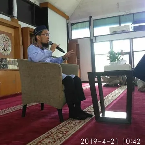 Kumpulan Foto Ustadz Adi Hidayat Terbagus dan Terlengkap 13 Foto Ustadz Adi Hidayat