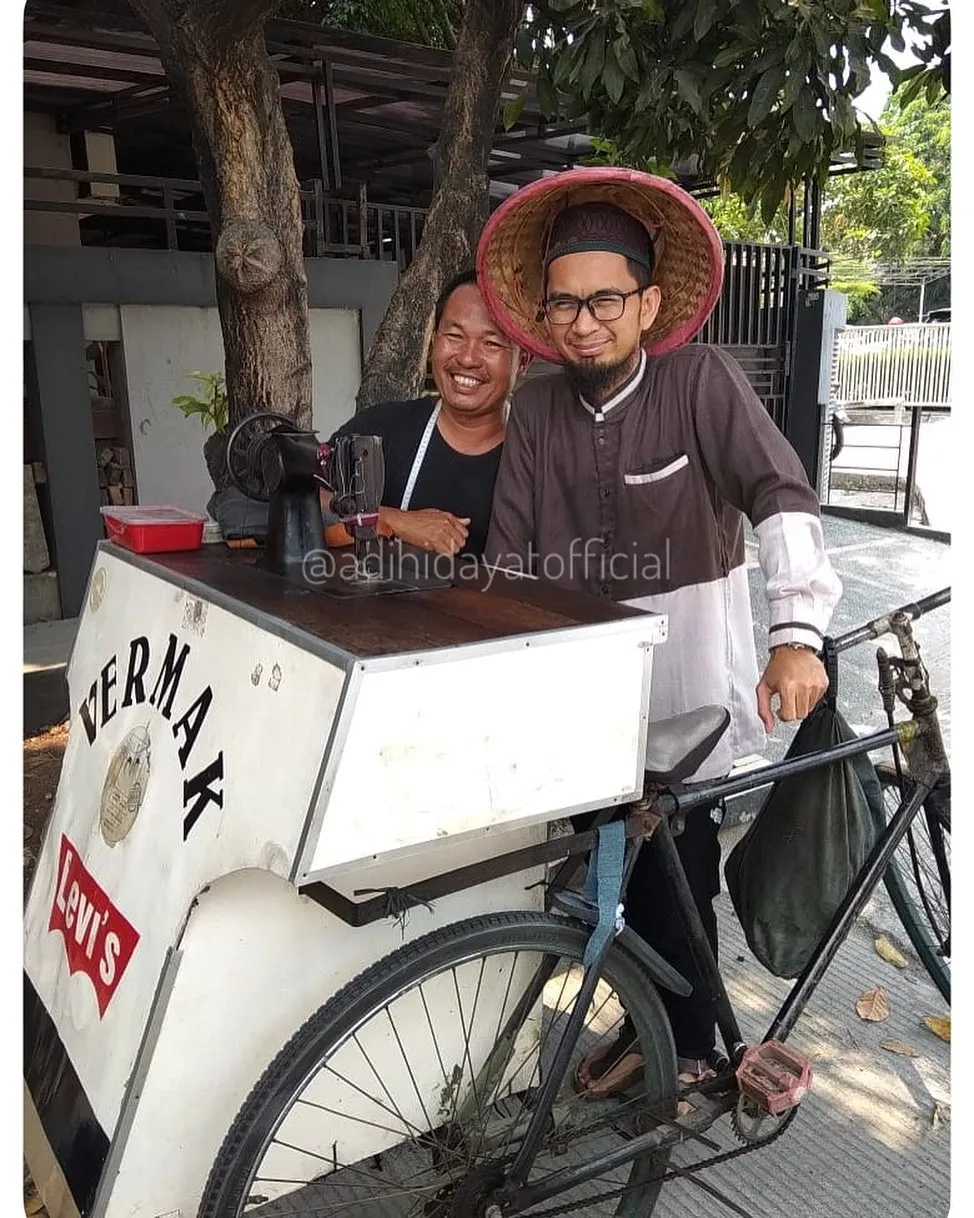 Kumpulan Foto Ustadz Adi Hidayat Terbagus dan Terlengkap 11 Foto Ustadz Adi Hidayat