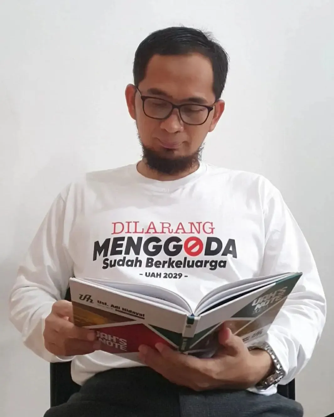Kumpulan Foto Ustadz Adi Hidayat Terbagus dan Terlengkap 9 Foto Ustadz Adi Hidayat