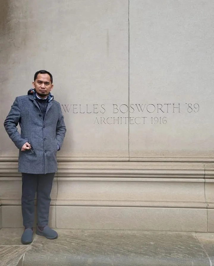 Kumpulan Foto Ustadz Adi Hidayat Terbagus dan Terlengkap 7 Foto Ustadz Adi Hidayat