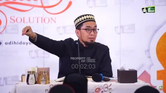 Kumpulan Foto Ustadz Adi Hidayat Terbagus dan Terlengkap 23 Foto Ustadz Adi Hidayat