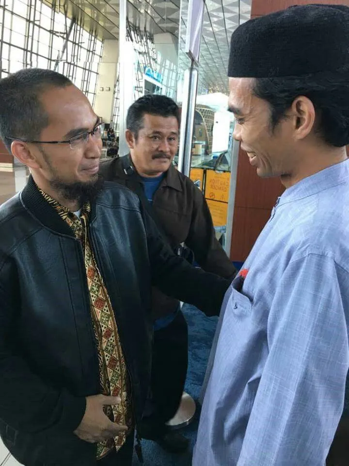 Kumpulan Foto Ustadz Adi Hidayat Terbagus dan Terlengkap 21 Foto Ustadz Adi Hidayat