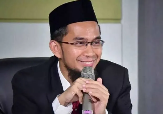 Kumpulan Foto Ustadz Adi Hidayat Terbagus dan Terlengkap 17 Foto Ustadz Adi Hidayat