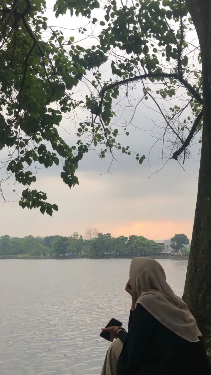 Kumpulan Gambar Wanita Berhijab Dari Belakang Galau Terbagus 20 Gambar Wanita Berhijab Dari Belakang Galau